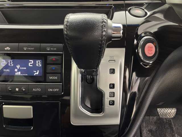 日産 エルグランド 250ハイウェイスターS 鹿児島県 2016(平28)年 5.9万km ブリリアントホワイトパール 純正ナビ/（CD/DVD/BT/フルセグTV）/純正フリップダウンモニター/両側パワースライドドア/クルーズコントロール/バックカメラ/ドライブレコーダー/コーナーセンサ―/オットマン/ハーフレザーシート/オートライト/ETC