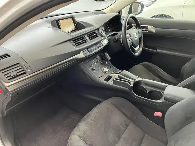 レクサス ＣＴ 200h バージョンC 広島県 2014(平26)年 10.8万km ホワイトパールクリスタルシャイン 純正ナビ・フルセグTV/パドルシフト/パワーシート/シートヒーター/オートライト/クルーズコントロール/バックカメラ/スマートキー