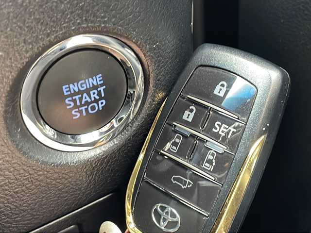 トヨタ アルファード S タイプゴールド 愛知県 2021(令3)年 3.8万km ブラック ハーフレザーシート/ディスプレイオーディオ/SD・Bluetooth・USB・Miracast/CD・DVDデッキ/バックカメラ/両側パワースライドドア/純正フリップダウンモニター/パワーバックドア/革巻きステアリング/純正フロアマット/2.0ビルトインETC/純正18インチアルミホイール/LEDヘッドライト/フォグランプ/２列目オットマンシート/レーダークルーズコントロール/AC100W/ナノイーエアコン/スマートキー/プッシュスタート/社外フロアマット/純正ドアバイザー/保証書/取扱説明書/記録簿/スペアスマートキー