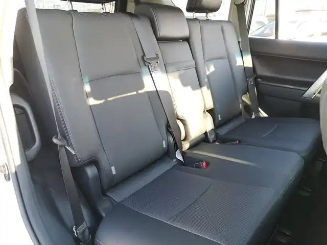 トヨタ ランドクルーザー プラド TX Lパッケージ ブラックED 茨城県 2020(令2)年 4.8万km ホワイトパールクリスタルシャイン 純正ナビ/【DISC・ラジオ・SD・TV・USB・iPod・HDMI・AUX・BT】/サンルーフ/ルーフレール/パワーシート/シートヒーター/エアシート/レーダークルコン/ETC/Bカメラ/前後ドラレコ/前後コーナーセンサー/オートライト/オートハイビーム/ヘッドライトウォッシャー/Fフォグ/LEDライト/横滑り防止装置/レーンキープアシスト/衝突被害軽減システム