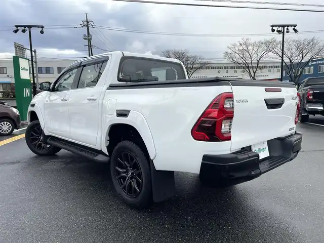 トヨタ ハイラックス Z GRスポーツ 鳥取県 2023(令5)年 0.4万km スーパーホワイトⅡ ４ＷＤ・ディーゼルターボ/純正８型ナビ／フルセグ／ＢＴ/パノラミックビュー/前後ドライブレコーダー・ＥＴＣ/GR専用ハーフレザーシート/運転席パワーシート/ＪＡＯＳリフトUPスプリング（フロント）/LEDヘットライト/フォグライト/トヨタセーフティセンス/レーダークルーズコントロール/荷台トノカバー/純正18インチアルミホイール/（積み込み分有り　計２セット）/GR専用フロアマット/プッシュエンジンスタート/スペアキーｘ２/（スマートキーｘ１　板キーｘ１）/保証書・取扱説明書