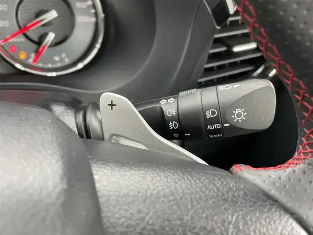 トヨタ ハイラックス Z GRスポーツ 鳥取県 2023(令5)年 0.4万km スーパーホワイトⅡ ４ＷＤ・ディーゼルターボ/純正８型ナビ／フルセグ／ＢＴ/パノラミックビュー/前後ドライブレコーダー・ＥＴＣ/GR専用ハーフレザーシート/運転席パワーシート/ＪＡＯＳリフトUPスプリング（フロント）/LEDヘットライト/フォグライト/トヨタセーフティセンス/レーダークルーズコントロール/荷台トノカバー/純正18インチアルミホイール/（積み込み分有り　計２セット）/GR専用フロアマット/プッシュエンジンスタート/スペアキーｘ２/（スマートキーｘ１　板キーｘ１）/保証書・取扱説明書