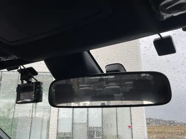 トヨタ ハイラックス Z GRスポーツ 鳥取県 2023(令5)年 0.4万km スーパーホワイトⅡ ４ＷＤ・ディーゼルターボ/純正８型ナビ／フルセグ／ＢＴ/パノラミックビュー/前後ドライブレコーダー・ＥＴＣ/GR専用ハーフレザーシート/運転席パワーシート/ＪＡＯＳリフトUPスプリング（フロント）/LEDヘットライト/フォグライト/トヨタセーフティセンス/レーダークルーズコントロール/荷台トノカバー/純正18インチアルミホイール/（積み込み分有り　計２セット）/GR専用フロアマット/プッシュエンジンスタート/スペアキーｘ２/（スマートキーｘ１　板キーｘ１）/保証書・取扱説明書