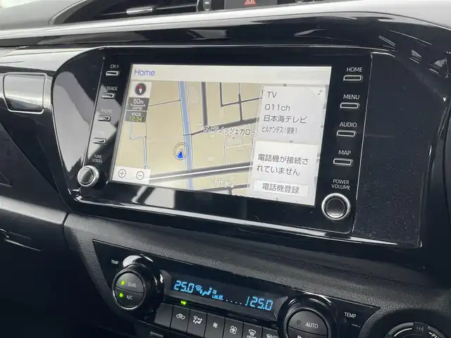 トヨタ ハイラックス Z GRスポーツ 鳥取県 2023(令5)年 0.4万km スーパーホワイトⅡ ４ＷＤ・ディーゼルターボ/純正８型ナビ／フルセグ／ＢＴ/パノラミックビュー/前後ドライブレコーダー・ＥＴＣ/GR専用ハーフレザーシート/運転席パワーシート/ＪＡＯＳリフトUPスプリング（フロント）/LEDヘットライト/フォグライト/トヨタセーフティセンス/レーダークルーズコントロール/荷台トノカバー/純正18インチアルミホイール/（積み込み分有り　計２セット）/GR専用フロアマット/プッシュエンジンスタート/スペアキーｘ２/（スマートキーｘ１　板キーｘ１）/保証書・取扱説明書