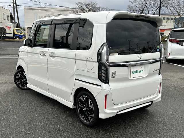 ホンダ Ｎ ＢＯＸ カスタム G L ターボ ホンダセンシング 鳥取県 2019(平31)年 5.8万km プラチナホワイトパール ターボ車/純正8インチナビ/フルセグ/DVD/CD/BT/USB/バックカメラ/ビルトインETC/ドライブレコーダー（前方）/リアルーフスポイラー/ホンダセンシング/レーンキープアシスト/レーダークルーズ/両側パワースライドドア/LEDヘットライト/LEDフォグライト/純正15インチアルミホイール/プッシュエンジンスタート/アイドリングストップ/スタットレスセット積込み（タイヤ溝5部山）