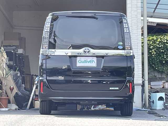 トヨタ ヴォクシー X 大分県 2015(平27)年 5.4万km ブラック 両側スライドドア/純正ナビ/地デジ/Bluetooth/純正ビルトインETC/純正フロアマット/オートライト/バックカメラ