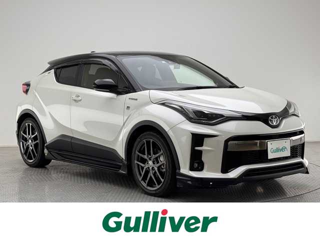 トヨタ Ｃ－ＨＲ S GRスポーツ 兵庫県 2020(令2)年 2.4万km ブラック/ホワイトパールクリスタルシャイン 2トーン 純正ナビ/（USB/Bluetooth/フルセグTV）/バックカメラ/レーダークルーズコントロール/ブラインドスポットモニター/プリクラッシュセーフティー/レーンディパーチャーアラート/電子パーキング/横滑り防止装置/カーテンエアバッグ/ハーフレザーシート/シートヒーター（D/N席）/LEDヘッドライト/オートライト/オートマチックハイビーム/ビルトインETC2.0/ステアリングリモコン/ドライブレコーダー（前後）/GRマフラー/純正19インチアルミホイール/純正フロアマット/スマートキー/スペアタイヤ