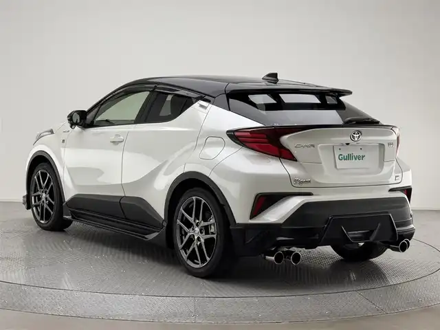 トヨタ Ｃ－ＨＲ S GRスポーツ 兵庫県 2020(令2)年 2.4万km ブラック/ホワイトパールクリスタルシャイン 2トーン 純正ナビ/（USB/Bluetooth/フルセグTV）/バックカメラ/レーダークルーズコントロール/ブラインドスポットモニター/プリクラッシュセーフティー/レーンディパーチャーアラート/電子パーキング/横滑り防止装置/カーテンエアバッグ/ハーフレザーシート/シートヒーター（D/N席）/LEDヘッドライト/オートライト/オートマチックハイビーム/ビルトインETC2.0/ステアリングリモコン/ドライブレコーダー（前後）/GRマフラー/純正19インチアルミホイール/純正フロアマット/スマートキー/スペアタイヤ