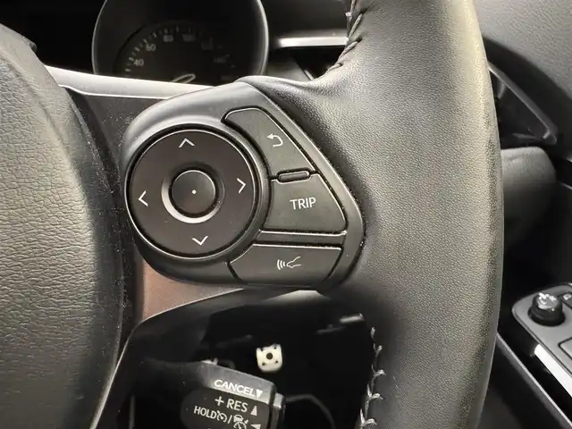 トヨタ Ｃ－ＨＲ S GRスポーツ 兵庫県 2020(令2)年 2.4万km ブラック/ホワイトパールクリスタルシャイン 2トーン 純正ナビ/（USB/Bluetooth/フルセグTV）/バックカメラ/レーダークルーズコントロール/ブラインドスポットモニター/プリクラッシュセーフティー/レーンディパーチャーアラート/電子パーキング/横滑り防止装置/カーテンエアバッグ/ハーフレザーシート/シートヒーター（D/N席）/LEDヘッドライト/オートライト/オートマチックハイビーム/ビルトインETC2.0/ステアリングリモコン/ドライブレコーダー（前後）/GRマフラー/純正19インチアルミホイール/純正フロアマット/スマートキー/スペアタイヤ