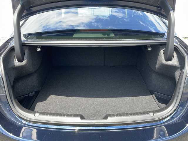 マツダ アテンザ セダン XD Lパッケージ 新潟県 2015(平27)年 8.7万km ディープクリスタルブルーマイカ 外部検査済み/レザーシート/前席パワーシート/前席シートヒーター/純正SDナビ/(DVD/フルセグTV/Bluetooth/USB)/バックカメラ/BOSEサウンド/アドバンスドスマートシティブレーキサポート/後退時スマートシティブレーキサポート/AT誤発進抑制制御機能/スマートシティブレーキサポート/レーダークルーズコントロール/ブラインドスポットモニタリング/車線逸脱警報システム/レーンキープアシスト/ドライバーアテンションアラート/ヘッドアップディスプレイ/純正19インチアルミホイール/スマートキー/LEDヘッドライト/ストラットタワーバー/ETC/前方ドライブレコーダー/取扱説明書