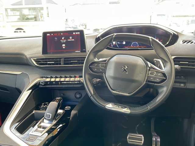 プジョー ５００８ GTライン ブルーHDi 神奈川県 2020(令2)年 7万km エメラルドクリスタル サンルーフ/純正ディスプレイオーディオ(AM/FM/USB/BT)/パノラマビューカメラ/運転席マッサージ機能/アクティブセーフティブレーキ/レーンキープアシスト/パーキングアシスト/パーキングセンサー/ブラインドスポットモニター/インテリジェントハイビーム/黒レザーシート/D席メモリー付パワーシート/D/N席シートヒーター/クルーズコントロール/パドルシフト/置くだけ充電/ETC/ルーフレール/オートライト/ISOFIX/スペアキー×1/保証書/取扱説明書