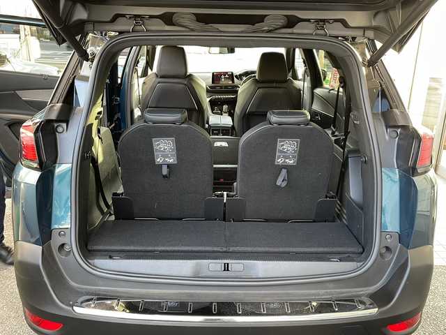 プジョー ５００８ GTライン ブルーHDi 神奈川県 2020(令2)年 7万km エメラルドクリスタル サンルーフ/純正ディスプレイオーディオ(AM/FM/USB/BT)/パノラマビューカメラ/運転席マッサージ機能/アクティブセーフティブレーキ/レーンキープアシスト/パーキングアシスト/パーキングセンサー/ブラインドスポットモニター/インテリジェントハイビーム/黒レザーシート/D席メモリー付パワーシート/D/N席シートヒーター/クルーズコントロール/パドルシフト/置くだけ充電/ETC/ルーフレール/オートライト/ISOFIX/スペアキー×1/保証書/取扱説明書