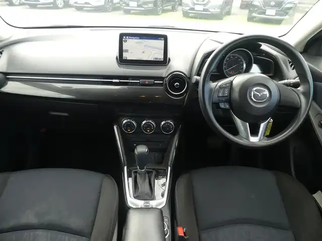 マツダ デミオ 13S 千葉県 2015(平27)年 6.4万km スノーフレイクホワイトパールマイカ スマートシティブレーキサポート/i-stop/純正SDナビ/地デジTV/【DVD/CD再生機能　Bluetooth接続】/バックカメラ/ETC/LEDヘッドライト/ウインカーミラー/コーナーセンサー/サイド/カーテンエアバッグ/スマートキー