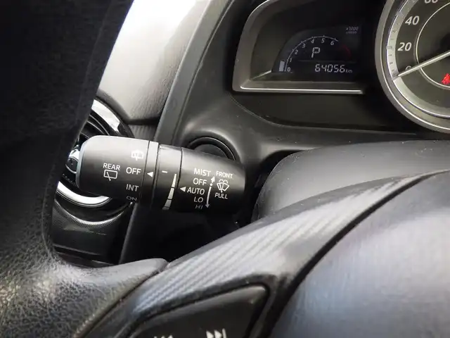 マツダ デミオ 13S 千葉県 2015(平27)年 6.4万km スノーフレイクホワイトパールマイカ スマートシティブレーキサポート/i-stop/純正SDナビ/地デジTV/【DVD/CD再生機能　Bluetooth接続】/バックカメラ/ETC/LEDヘッドライト/ウインカーミラー/コーナーセンサー/サイド/カーテンエアバッグ/スマートキー