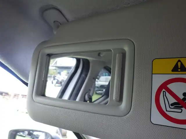 マツダ デミオ 13S 千葉県 2015(平27)年 6.4万km スノーフレイクホワイトパールマイカ スマートシティブレーキサポート/i-stop/純正SDナビ/地デジTV/【DVD/CD再生機能　Bluetooth接続】/バックカメラ/ETC/LEDヘッドライト/ウインカーミラー/コーナーセンサー/サイド/カーテンエアバッグ/スマートキー