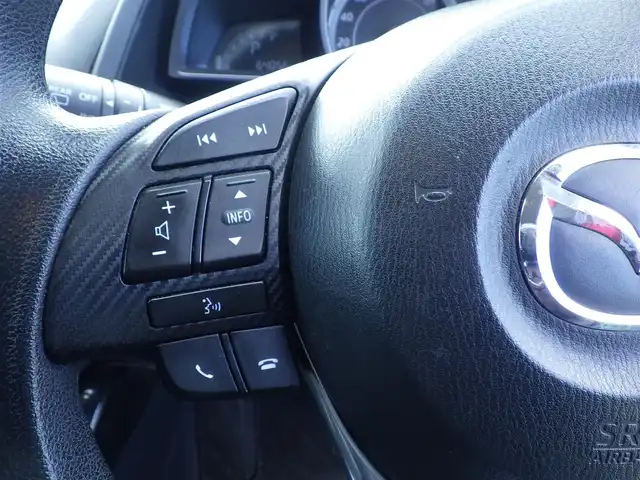 マツダ デミオ 13S 千葉県 2015(平27)年 6.4万km スノーフレイクホワイトパールマイカ スマートシティブレーキサポート/i-stop/純正SDナビ/地デジTV/【DVD/CD再生機能　Bluetooth接続】/バックカメラ/ETC/LEDヘッドライト/ウインカーミラー/コーナーセンサー/サイド/カーテンエアバッグ/スマートキー