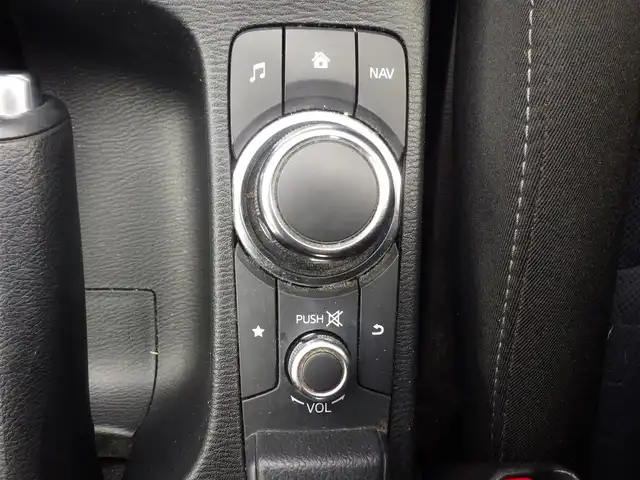 マツダ デミオ 13S 千葉県 2015(平27)年 6.4万km スノーフレイクホワイトパールマイカ スマートシティブレーキサポート/i-stop/純正SDナビ/地デジTV/【DVD/CD再生機能　Bluetooth接続】/バックカメラ/ETC/LEDヘッドライト/ウインカーミラー/コーナーセンサー/サイド/カーテンエアバッグ/スマートキー