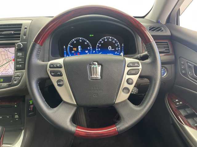 トヨタ クラウン ハイブリッド Gパッケージ 愛知県 2012(平24)年 7.6万km ホワイトパールクリスタルシャイン 純正ナビ/・フルセグ/・ＤＶＤ／ＣＤ　/バックカメラ/シートヒーター/エアーシート/ビルドインＥＴＣ/パワーシート/追従クルコン/衝突軽減/コーナーセンサー/電動リアサンシェード/LEDヘッドライト/カードキー