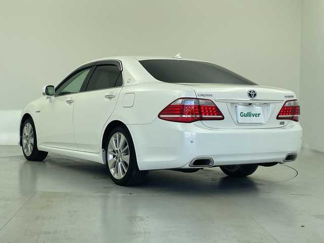 トヨタ クラウン ハイブリッド Gパッケージ 愛知県 2012(平24)年 7.6万km ホワイトパールクリスタルシャイン 純正ナビ/・フルセグ/・ＤＶＤ／ＣＤ　/バックカメラ/シートヒーター/エアーシート/ビルドインＥＴＣ/パワーシート/追従クルコン/衝突軽減/コーナーセンサー/電動リアサンシェード/LEDヘッドライト/カードキー