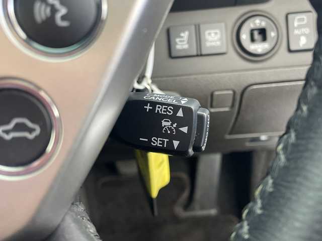 トヨタ クラウン ハイブリッド Gパッケージ 愛知県 2012(平24)年 7.6万km ホワイトパールクリスタルシャイン 純正ナビ/・フルセグ/・ＤＶＤ／ＣＤ　/バックカメラ/シートヒーター/エアーシート/ビルドインＥＴＣ/パワーシート/追従クルコン/衝突軽減/コーナーセンサー/電動リアサンシェード/LEDヘッドライト/カードキー