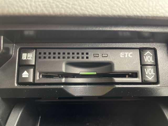 トヨタ クラウン ハイブリッド Gパッケージ 愛知県 2012(平24)年 7.6万km ホワイトパールクリスタルシャイン 純正ナビ/・フルセグ/・ＤＶＤ／ＣＤ　/バックカメラ/シートヒーター/エアーシート/ビルドインＥＴＣ/パワーシート/追従クルコン/衝突軽減/コーナーセンサー/電動リアサンシェード/LEDヘッドライト/カードキー