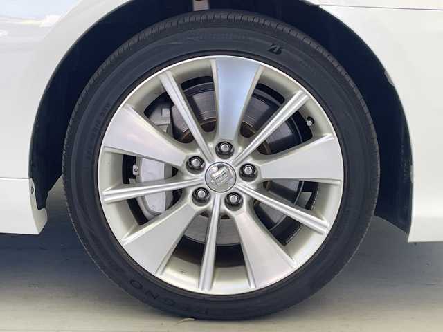 トヨタ クラウン ハイブリッド Gパッケージ 愛知県 2012(平24)年 7.6万km ホワイトパールクリスタルシャイン 純正ナビ/・フルセグ/・ＤＶＤ／ＣＤ　/バックカメラ/シートヒーター/エアーシート/ビルドインＥＴＣ/パワーシート/追従クルコン/衝突軽減/コーナーセンサー/電動リアサンシェード/LEDヘッドライト/カードキー