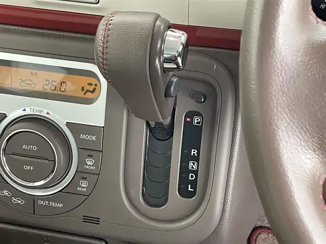 スズキ ラパン X 滋賀県 2013(平25)年 8.2万km ミルクティーベージュメタリック 純正7インチナビ/（Bluetooth/USB/ワンセグTV）/バックカメラ/ドライブレコーダー/プッシュスタート/スマートキー/HIDヘッドライト/オートライト/アイドリングストップ/オートエアコン/純正フロアマット