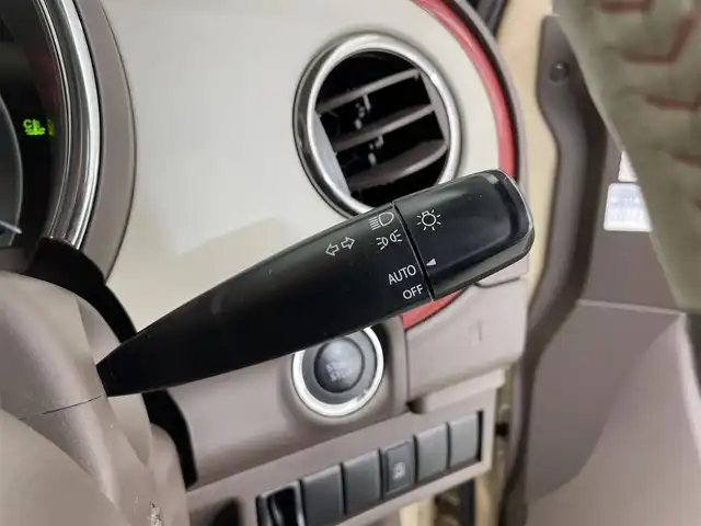 スズキ ラパン X 滋賀県 2013(平25)年 8.2万km ミルクティーベージュメタリック 純正7インチナビ/（Bluetooth/USB/ワンセグTV）/バックカメラ/ドライブレコーダー/プッシュスタート/スマートキー/HIDヘッドライト/オートライト/アイドリングストップ/オートエアコン/純正フロアマット