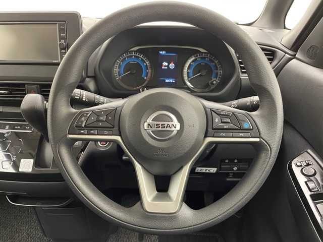 日産 ルークス HWS X プロパイロットED 兵庫県 2023(令5)年 4万km チタニウムグレーメタリック 純正SDナビ/（CD/AM/FM/Bluetooth/iPod）/・MJ122D-W/アラウンドビューモニター/スマートアシスト/プロパイロット/電子パーキング/コーナーセンサー（前後）/アダクティブクルーズコントロール/オートブレーキホールド/横滑り防止装置/衝突軽減システム/カーテンエアバッグ/両側パワースライドドア/LEDヘッドライト/オートライト/純正15インチアルミホイール/純正フロアマット/スマートキー/アイドリングストップ/ベンチシート