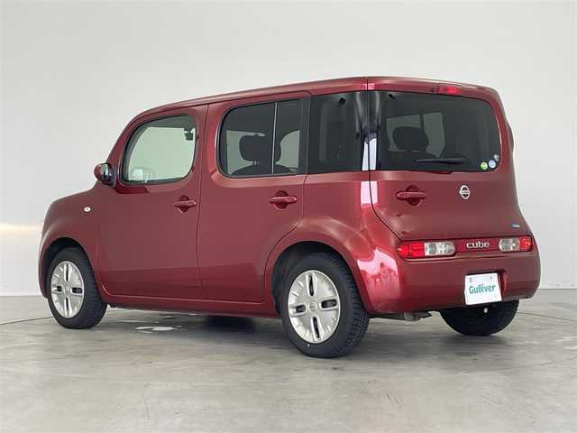 日産 キューブ 15X 埼玉県 2015(平27)年 4.3万km ラディアントレッド 純正ナビ　ドライブレコーダー　ＥＴＣ　地デジＴＶ　プッシュスタート　スマートキー　純正フロアマット　Ｂｌｕｅｔｏｏｔｈ　ＵＳＢ　エアコン　ＣＶＴ　横滑り防止　ＡＢＳ　アイドリングストップ