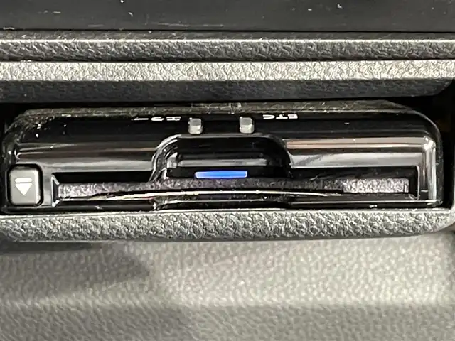 スバル フォレスター ハイブリッド アドバンス 愛知県 2019(令1)年 0.8万km クリムゾンレッドP 純正８インチＳＤナビ　/（Bluetooth/フルセグTV/SD/FM/AM/iPod)/アイサイト　/　　-レーダークルーズコントロール　/　　-衝突軽減ブレーキ　/　　-車線逸脱警報/　　-先行車発進お知らせ/ビルトインＥＴＣ　/シートヒーター　/ステアリングヒーター　/メモリ機能付パワーシート　/ブラインドスポットモニター（ＢＳＭ）/ＵＳＢ接続　/コーナーセンサー　/パドルシフト/LEDヘッドライト/LEDフォグランプ/オートブレーキホールド機能