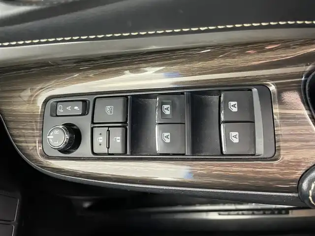 トヨタ ハリアー ハイブリッド エレガンス 大分県 2015(平27)年 15.8万km スパークリングブラックパールクリスタルシャイン 社外ナビ（ALPINE）/サンルーフ/バックカメラ/パワーシート/MTモード/社外アルミホイル19インチ/純正フロアマット/オートライト/ハーフレザーシート/スマートキー/プッシュスタート