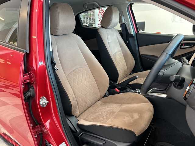 マツダ デミオ 岐阜県 2017(平29)年 6.8万km ソウルレッドプレミアムメタリック 純正ナビ/アイアクティブセンス/プッシュスタート/アイドリングストップ/スマートキー/HUD/BSM/フルセグ/ETC/USB入力端子/Bluetooth/AUX/BSM/クルーズコントロール/社外フロアマット/シートヒーター/レーンキープアシスト/オートライト/LEDヘッドライト/カーテンエアバック/コーナーセンサー後ろのみ/ドアバイザー/純正アルミホイール