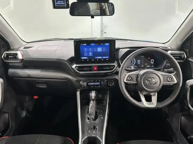 トヨタ ライズ Z 愛知県 2022(令4)年 1.8万km ターコイズブルーマイカメタリック 純正９型Ｔコネクトナビ　/(Bluetooth/フルセグTV/SD/CD・DVD再生）/パノラミックビューモニター　/USB接続/スマートアシスト/　　-衝突回避支援ブレーキ/　　-衝突警報機能/　　-車線逸脱警報/　　-車線逸脱抑制機能/　　-ブレーキ制御付誤発進抑制/　　-先行車発進お知らせ/　　-ADB（アダプティブドライビングビーム）/　　-コーナーセンサー/　　-標識認識機能/　　-LKC（レーンキープコントロール）/　　-アダプティブクルーズコントロール　/前席シートヒーター　/ビルトインＥＴＣ　/前後ドライブレコーダー　/ＬＥＤヘッドライト/LEDフォグランプ　/社外17インチアルミ/プッシュスタート/　　-スマートキー