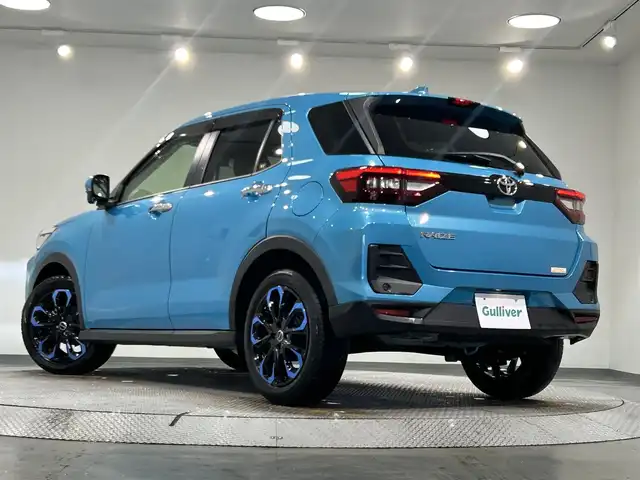 トヨタ ライズ Z 愛知県 2022(令4)年 1.8万km ターコイズブルーマイカメタリック 純正９型Ｔコネクトナビ　/(Bluetooth/フルセグTV/SD/CD・DVD再生）/パノラミックビューモニター　/USB接続/スマートアシスト/　　-衝突回避支援ブレーキ/　　-衝突警報機能/　　-車線逸脱警報/　　-車線逸脱抑制機能/　　-ブレーキ制御付誤発進抑制/　　-先行車発進お知らせ/　　-ADB（アダプティブドライビングビーム）/　　-コーナーセンサー/　　-標識認識機能/　　-LKC（レーンキープコントロール）/　　-アダプティブクルーズコントロール　/前席シートヒーター　/ビルトインＥＴＣ　/前後ドライブレコーダー　/ＬＥＤヘッドライト/LEDフォグランプ　/社外17インチアルミ/プッシュスタート/　　-スマートキー