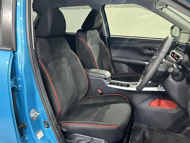 トヨタ ライズ Z 愛知県 2022(令4)年 1.8万km ターコイズブルーマイカメタリック 純正９型Ｔコネクトナビ　/(Bluetooth/フルセグTV/SD/CD・DVD再生）/パノラミックビューモニター　/USB接続/スマートアシスト/　　-衝突回避支援ブレーキ/　　-衝突警報機能/　　-車線逸脱警報/　　-車線逸脱抑制機能/　　-ブレーキ制御付誤発進抑制/　　-先行車発進お知らせ/　　-ADB（アダプティブドライビングビーム）/　　-コーナーセンサー/　　-標識認識機能/　　-LKC（レーンキープコントロール）/　　-アダプティブクルーズコントロール　/前席シートヒーター　/ビルトインＥＴＣ　/前後ドライブレコーダー　/ＬＥＤヘッドライト/LEDフォグランプ　/社外17インチアルミ/プッシュスタート/　　-スマートキー