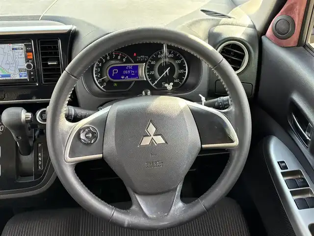 三菱 ｅＫスペース カスタムG 福岡県 2015(平27)年 7万km アメジストブラック/レッドM SDナビ(BT、フルセグTV、バックカメラ、iPod)/片側電動スライドドア/社外ETC/スマートキー/LEDオートライト/横滑り防止/社外AW/ダウンサス/社外スピーカー