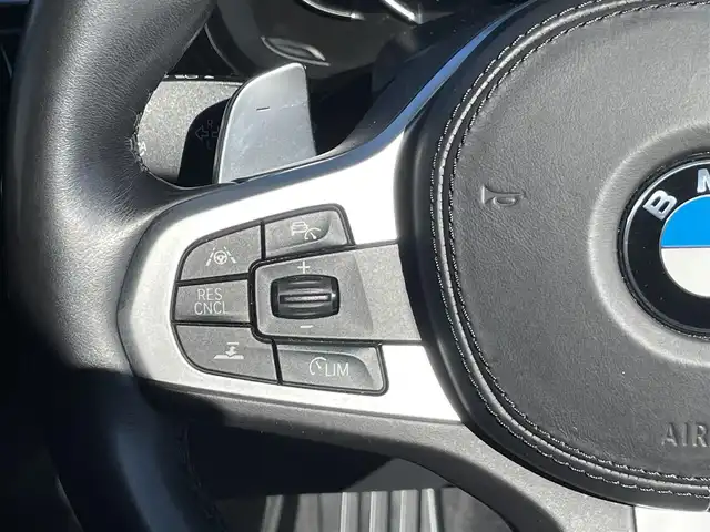 ＢＭＷ ５２３ｄ ツーリング エディション ミッション:インポッシブル 岡山県 2018(平30)年 6.2万km サファイアブラックP 特別仕様車/登録時走行距離61899km/純正10インチナビ/プレミアムサウンドシステム(harman/kardon)/フルセグTV(AM.FM.CD.DVD.TV.BT)/全方位カメラ/本革巻きステアリング/ETC/ブラインドスポットモニター/前後ドライブレコーダー/クリアランスソナー/衝突軽減ブレーキ/横滑り防止装置/クルーズコントロール(追従走行あり)/車線逸脱警報（レーンキープアシスト）/オートライト/オートマチックハイビーム/アイドリングストップ/電動リアゲート/19インチ純正AW/純正フロアマット/D+N席パワーシート/保証書/取扱説明書/スペアキー