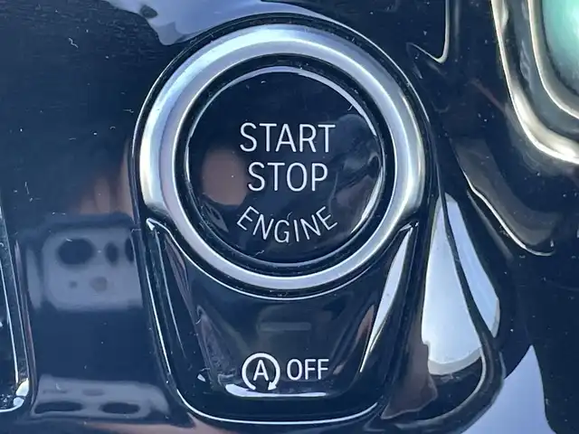 ＢＭＷ ５２３ｄ ツーリング エディション ミッション:インポッシブル 岡山県 2018(平30)年 6.2万km サファイアブラックP 特別仕様車/登録時走行距離61899km/純正10インチナビ/プレミアムサウンドシステム(harman/kardon)/フルセグTV(AM.FM.CD.DVD.TV.BT)/全方位カメラ/本革巻きステアリング/ETC/ブラインドスポットモニター/前後ドライブレコーダー/クリアランスソナー/衝突軽減ブレーキ/横滑り防止装置/クルーズコントロール(追従走行あり)/車線逸脱警報（レーンキープアシスト）/オートライト/オートマチックハイビーム/アイドリングストップ/電動リアゲート/19インチ純正AW/純正フロアマット/D+N席パワーシート/保証書/取扱説明書/スペアキー