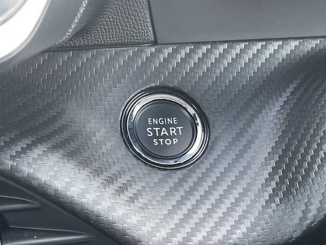 プジョー プジョー ２０８ アリュール 石川県 2022(令4)年 1.8万km 黒 純正ディスプレイオーディオ/AppleCarPlay/AndroidAuto/360ビューモニター/デジタルヘッドアップインストルメントパネル/LEDライト/LEDデイライト/アクティブセーフティブレーキ/ディスタンスアラート/レーンポジショニングアシスト/アクティブクルーズ/クリアランスソナー/ETC/パドルシフト/純正アロイホイール/スタッドレスタイヤ積込/スマートキー/プッシュスタート
