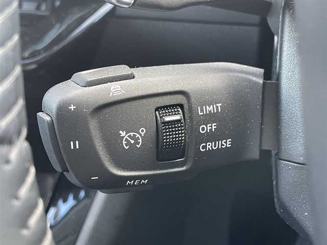 プジョー プジョー ２０８ アリュール 石川県 2022(令4)年 1.8万km 黒 純正ディスプレイオーディオ/AppleCarPlay/AndroidAuto/360ビューモニター/デジタルヘッドアップインストルメントパネル/LEDライト/LEDデイライト/アクティブセーフティブレーキ/ディスタンスアラート/レーンポジショニングアシスト/アクティブクルーズ/クリアランスソナー/ETC/パドルシフト/純正アロイホイール/スタッドレスタイヤ積込/スマートキー/プッシュスタート