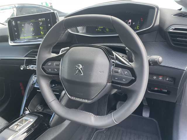 プジョー プジョー ２０８ アリュール 石川県 2022(令4)年 1.8万km 黒 純正ディスプレイオーディオ/AppleCarPlay/AndroidAuto/360ビューモニター/デジタルヘッドアップインストルメントパネル/LEDライト/LEDデイライト/アクティブセーフティブレーキ/ディスタンスアラート/レーンポジショニングアシスト/アクティブクルーズ/クリアランスソナー/ETC/パドルシフト/純正アロイホイール/スタッドレスタイヤ積込/スマートキー/プッシュスタート