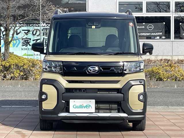 ダイハツ タント ファンクロスターボ 福島県 2023(令5)年 1.4万km ブラックマイカメタリック/サンドベージュメタリック 4WD/ターボ/純正9inディスプレイオーディオ/　【USB/BT/apple carplay/Android Auto】/バックカメラ/両側パワースライドドア/前席シートヒーター/アイドリングストップ/横滑り防止機能/パーキングアシスト/衝突軽減システム/LEDヘッドライト（AUTO機能付き）/　・フォグランプ/ヘッドライトレベライザー/コーナーセンサー/純正フロアマット/プッシュスタート/新車保証書/取扱説明書/スペアキー×１