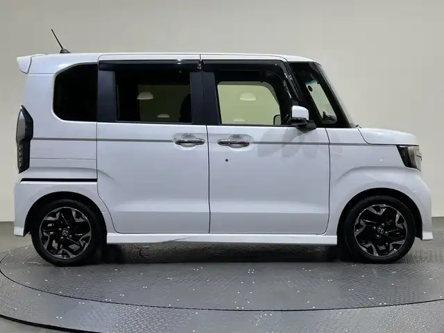ホンダ Ｎ ＢＯＸ カスタム G L ターボ ホンダセンシング 愛媛県 2019(令1)年 5.7万km プラチナホワイトパール ・８型ナビ/（フルセグＴＶ・ＢＴ・ＣＤ・ＤＶＤ・ＳＤ・ＵＳＢ・ａｐｐｌｅ　ｃａｒｐｌａｙ）/・バックカメラ　/・１１．６型後席液晶　/・ＥＴＣ　/・前後ドラレコ　/・衝突軽減ブレーキ　/・レーダークルコン　/・両側電動ドア/・レーンキープアシスト/・レーダー探知機