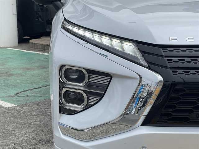 三菱 エクリプス クロス ＰＨＥＶ P 神奈川県 2023(令5)年 1.7万km ホワイトダイヤモンド ワンオーナー/純正8インチディスプレイ/　(ナビ・フルセグTV・Bluetooth・USB)/マルチアラウンドモニター/e-Assist/　・衝突被害軽減ブレーキ/　・車線逸脱警報システム/　・誤発進抑制機能/　・後側方車両検知警報システム/　・後退時交差車両検知警報システム/パーキングセンサー/MI-PILOT/　・レーダークルーズコントロール/　・車線維持支援機能/純正18インチAW/LEDヘッドライト/ヘッドアップディスプレイ/エレクトリックテールゲード/前後ドライブレコーダー/ステアリングヒーター/前席シートヒーター/スマートキー×2/保証書/取扱説明書