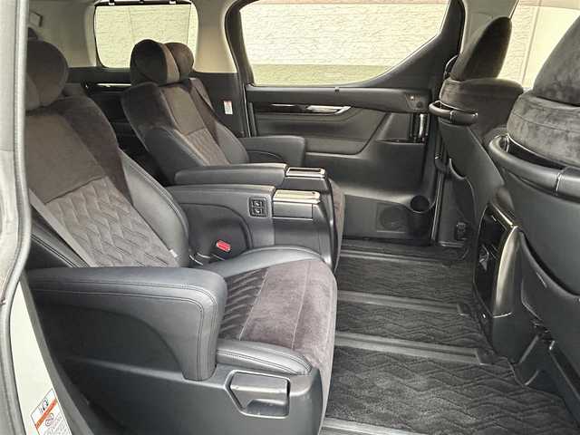 トヨタ アルファード S Cパッケージ 大阪府 2017(平29)年 9.5万km ホワイトパールクリスタルシャイン Wサンルーフ/JBLメーカーナビ/フルセグTV CD DVD BT BD HDMI/純正フリップダウンモニター/パノラミックビューモニター/スマートキー 2個/両側パワースライドドア/パワーバックドア/衝突被害軽減ブレーキ/レーダークルーズコントロール/オートマチックハイビーム/LEDオートヘッドライト/フォグライト/コーナーセンサー/ハーフレザーシート/パワーシート/AC100V電源/ステアリングヒーター/ステアリングリモコン/ビルトイン2.0ETC/前後ドラレコ/W サイド カーテン ニー エアバッグ/保証書 取説 ナビ取説/禁煙車