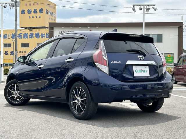 トヨタ アクア S スタイルブラック 愛媛県 2016(平28)年 7万km ダークブルーマイカ 禁煙車/走行距離：69280km/メーカーオプション純正ナビ/ETC/ハロゲンヘッドライト/衝突軽減システム/横滑り防止装置/レーンキープアシスト/オートライト/オートマチックハイビーム/エンジンスタートボタン/スマートキー