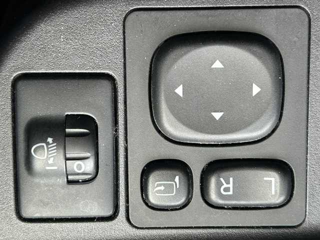 トヨタ アクア S スタイルブラック 愛媛県 2016(平28)年 7万km ダークブルーマイカ 禁煙車/走行距離：69280km/メーカーオプション純正ナビ/ETC/ハロゲンヘッドライト/衝突軽減システム/横滑り防止装置/レーンキープアシスト/オートライト/オートマチックハイビーム/エンジンスタートボタン/スマートキー