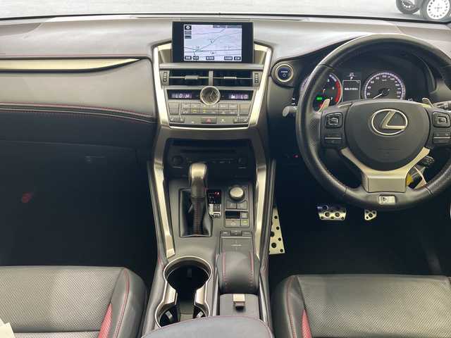 レクサス ＮＸ 300h Fスポーツ 栃木県 2016(平28)年 4.4万km ホワイトノーヴァガラスフレーク 純正SDナビ/（CD/DVD/フルセグTV//Bluetooth/MSV/SD/AUX/USB）/バックカメラ/レザーシート/ビルトインETC/前方ドライブレコーダー/パワーシート/シートヒーター/シートエアコン/メモリーシート/禁煙車/ステアリングヒーター/オートライト/LEDヘッドライト/パドルシフト/横滑り防止装置/フォグランプ/スマートキー/プッシュスタート/ステアリングスイッチ/革巻きステアリング/ウィンカーミラー/純正18インチアルミホイール/純正フロアマット