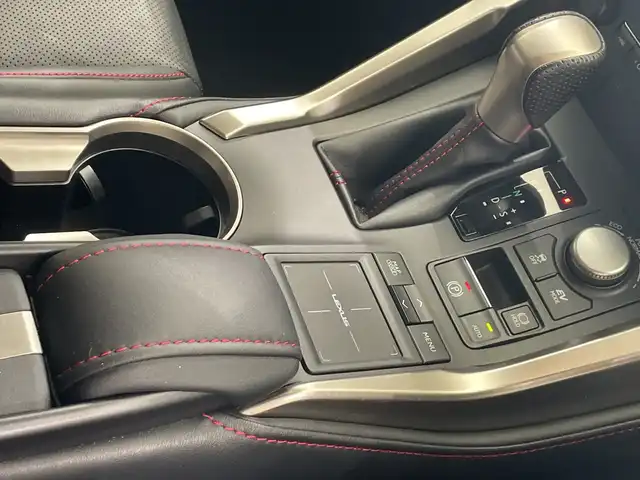 レクサス ＮＸ 300h Fスポーツ 栃木県 2016(平28)年 4.4万km ホワイトノーヴァガラスフレーク 純正SDナビ/（CD/DVD/フルセグTV//Bluetooth/MSV/SD/AUX/USB）/バックカメラ/レザーシート/ビルトインETC/前方ドライブレコーダー/パワーシート/シートヒーター/シートエアコン/メモリーシート/禁煙車/ステアリングヒーター/オートライト/LEDヘッドライト/パドルシフト/横滑り防止装置/フォグランプ/スマートキー/プッシュスタート/ステアリングスイッチ/革巻きステアリング/ウィンカーミラー/純正18インチアルミホイール/純正フロアマット